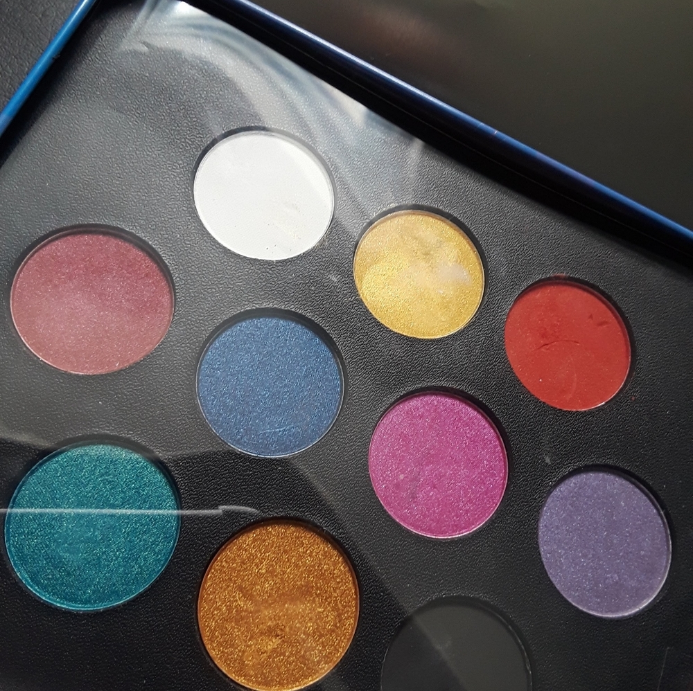 Nyx eye shadow - Picture 2 of 2